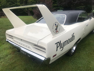 Illustration for article titled These Two Barn-Find Plymouth Superbirds Are Going to Sell for All the Money